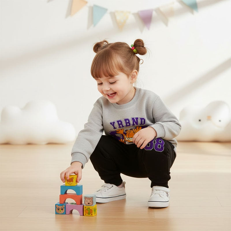 Kids' Garfield Graphic Pullover & Joggers Set